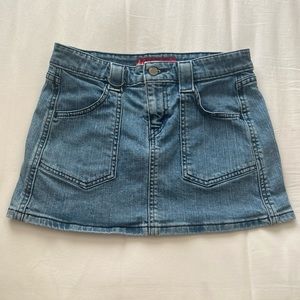 Levi’s Denim mini skirt y2k super low stretch size 1JR